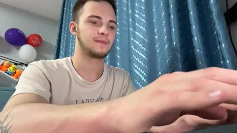 Snapshot of golden_boyyy21 chatting on February 2025 11:30:01 PM Golden boyyy21 online show from February 2025 11:30:01 PM