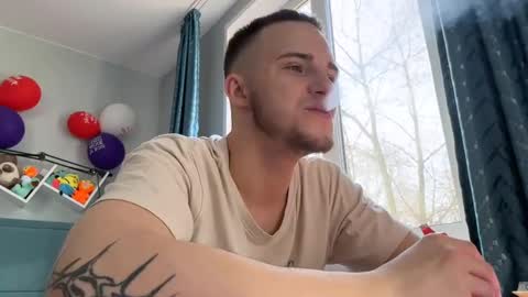 Snapshot of golden_boyyy21 chatting on March 2025 10:22:01 AM Golden boyyy21 online show from March 2025 10:22:01 AM