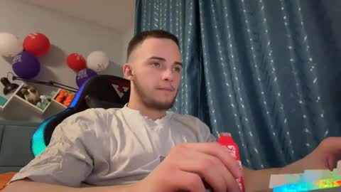 Snapshot of golden_boyyy21 chatting on March 2025 10:50:02 PM Golden boyyy21 online show from March 2025 10:50:02 PM