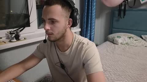 Snapshot of golden_boyyy21 chatting on September 2025 04:28:02 PM Golden boyyy21 online show from September 2025 04:28:02 PM