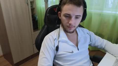 Golden boyyy21 online show from November 2025 06:49:02 AM