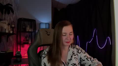 Gloria online show from May 2026 12:01:01 PM