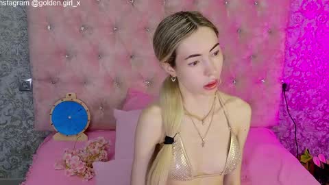 Snapshot of golden_girl__ chatting on June 2026 01:43:02 AM golden girl online show from June 2026 01:43:02 AM
