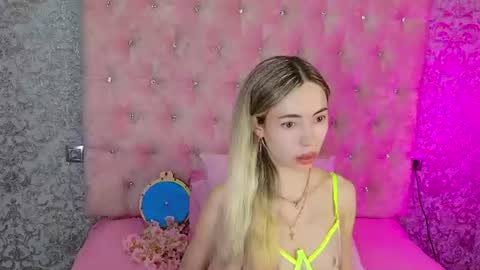 Snapshot of golden_girl__ chatting on June 2026 01:45:01 AM golden girl online show from June 2026 01:45:01 AM