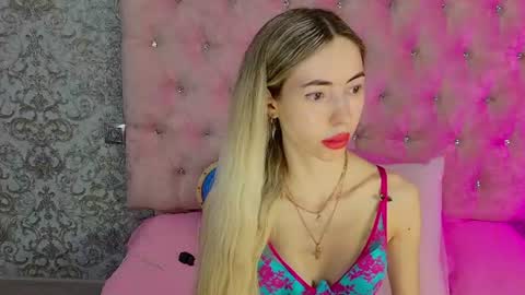 Snapshot of golden_girl__ chatting on July 2026 01:52:01 AM golden girl online show from July 2026 01:52:01 AM