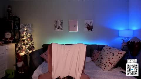 Snapshot of golden_miki chatting on December 2024 03:18:02 AM Shy in the streets but a freak in the sheets online show from December 2024 03:18:02 AM