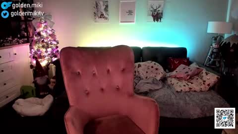 Snapshot of golden_miki chatting on December 2024 02:13:01 AM Shy in the streets but a freak in the sheets online show from December 2024 02:13:01 AM