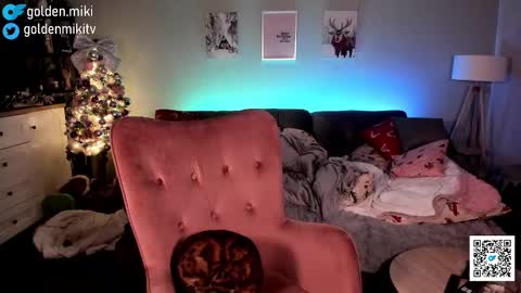 Snapshot of golden_miki chatting on December 2024 06:09:02 AM Shy in the streets but a freak in the sheets online show from December 2024 06:09:02 AM