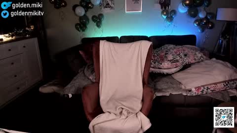 Snapshot of golden_miki chatting on January 2025 04:14:02 AM Shy in the streets but a freak in the sheets online show from January 2025 04:14:02 AM