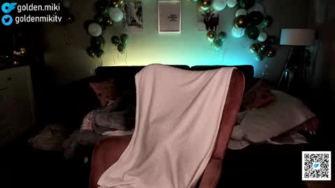 Snapshot of golden_miki chatting on January 2025 06:17:01 AM Shy in the streets but a freak in the sheets online show from January 2025 06:17:01 AM