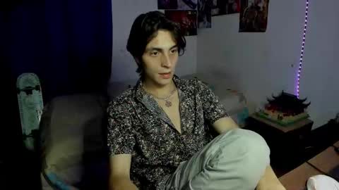 Snapshot of golden_ryan chatting on March 2026 05:44:01 AM Jmmmm online show from March 2026 05:44:01 AM