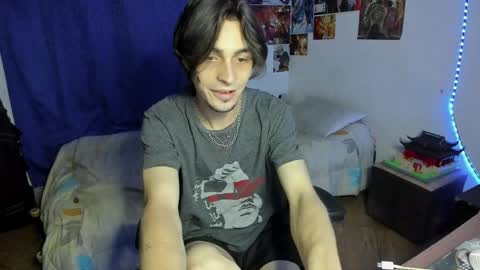 Snapshot of golden_ryan chatting on April 2026 10:25:02 PM Jmmmm online show from April 2026 10:25:02 PM