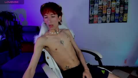Snapshot of golden_twink_ chatting on May 2026 06:21:02 AM JHONATH online show from May 2026 06:21:02 AM