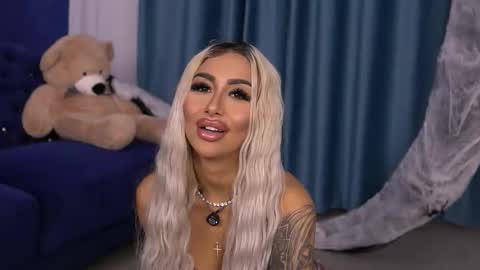 GoldenAmberX online show from October 2025 06:28:01 AM