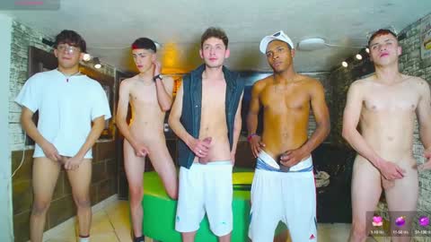 Snapshot of goldenjoi chatting on December 2024 03:55:01 PM GOLDENJOI online show from December 2024 03:55:01 PM