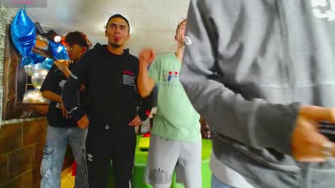 Snapshot of goldenjoi chatting on December 2024 12:35:01 PM GOLDENJOI online show from December 2024 12:35:01 PM