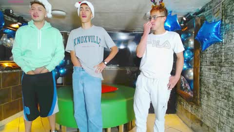 Snapshot of goldenjoi chatting on December 2024 12:41:02 PM GOLDENJOI online show from December 2024 12:41:02 PM