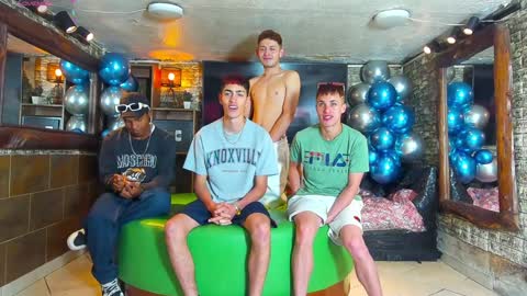 Snapshot of goldenjoi chatting on December 2024 12:38:01 PM GOLDENJOI online show from December 2024 12:38:01 PM