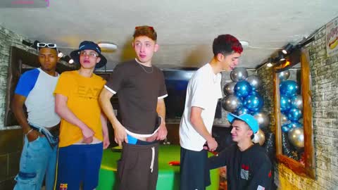 Snapshot of goldenjoi chatting on December 2024 01:38:02 PM GOLDENJOI online show from December 2024 01:38:02 PM