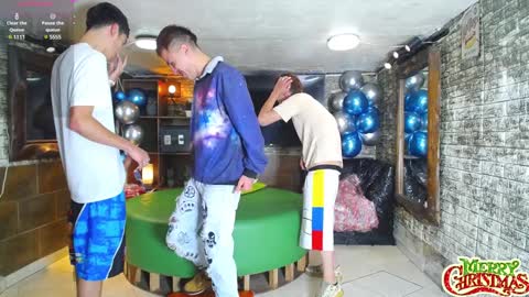 Snapshot of goldenjoi chatting on December 2024 12:52:02 PM GOLDENJOI online show from December 2024 12:52:02 PM