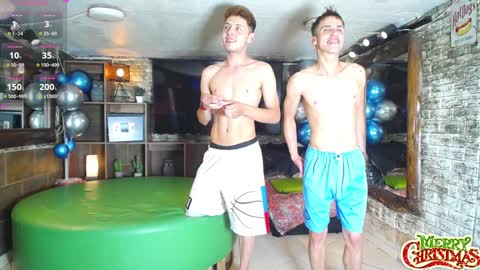 Snapshot of goldenjoi chatting on December 2024 03:55:01 PM GOLDENJOI online show from December 2024 03:55:01 PM