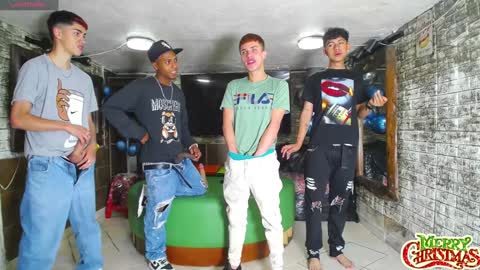 Snapshot of goldenjoi chatting on December 2024 12:59:02 PM GOLDENJOI online show from December 2024 12:59:02 PM