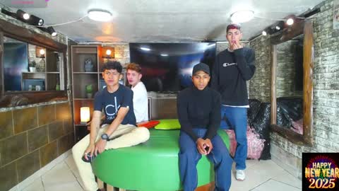 Snapshot of goldenjoi chatting on December 2024 12:34:01 PM GOLDENJOI online show from December 2024 12:34:01 PM