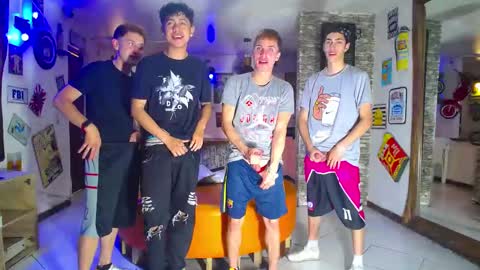 Snapshot of goldenjoi chatting on February 2025 01:11:02 PM GOLDENJOI online show from February 2025 01:11:02 PM