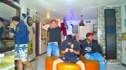 Snapshot of goldenjoi chatting on February 2025 11:31:02 AM GOLDENJOI online show from February 2025 11:31:02 AM