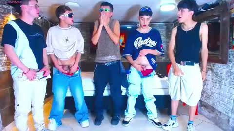 Snapshot of goldenjoi chatting on September 2025 10:09:02 PM GOLDENJOI online show from September 2025 10:09:02 PM