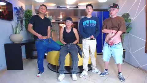 Snapshot of goldenjoi chatting on September 2025 11:10:02 PM GOLDENJOI online show from September 2025 11:10:02 PM