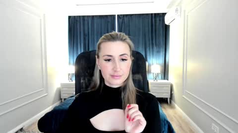 Olivia online show from February 2025 01:22:01 PM