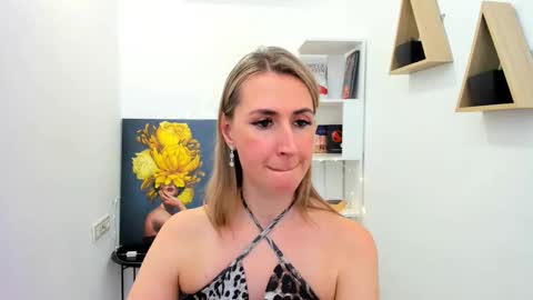 Olivia online show from February 2025 06:59:02 PM