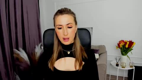 Olivia online show from March 2025 06:26:02 PM