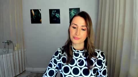 Olivia online show from March 2026 08:14:01 PM