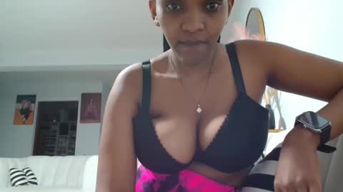 goldenmusexo online show from April 2026 12:05:01 AM