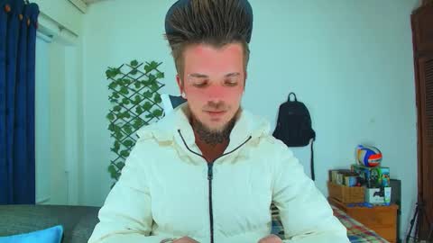 Goldy Loyal93 online show from October 2025 04:32:01 AM