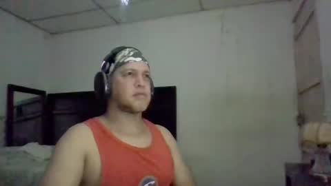 Snapshot of golons17 chatting on January 2026 04:18:01 AM golons17 online show from January 2026 04:18:01 AM