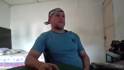 Snapshot of golons17 chatting on April 2026 12:10:01 PM golons17 online show from April 2026 12:10:01 PM