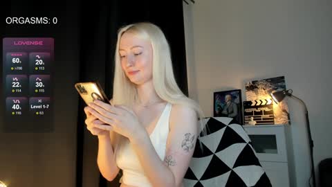 SOPHIE online show from December 2024 08:18:02 PM