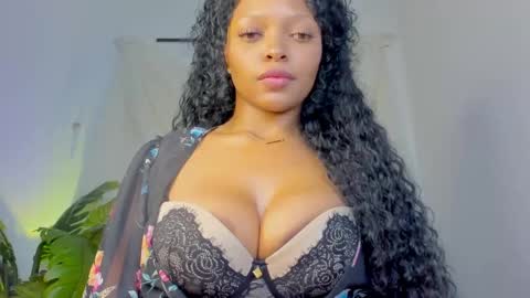 Snapshot of goofyshygirl1 chatting on February 2025 09:25:01 PM Dominique online show from February 2025 09:25:01 PM