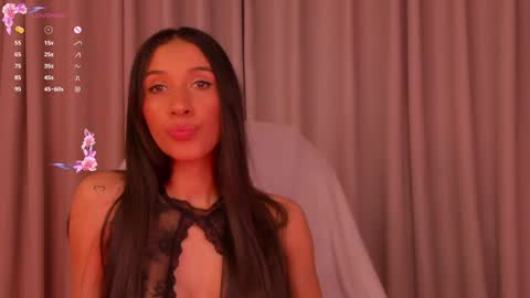 Snapshot of gorgeous_brunette chatting on January 2025 09:08:02 AM Rose online show from January 2025 09:08:02 AM