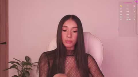 Snapshot of gorgeous_brunette chatting on June 2026 07:33:02 AM Rose online show from June 2026 07:33:02 AM