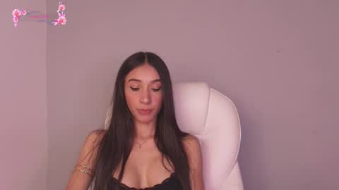 Snapshot of gorgeous_brunette chatting on June 2026 10:15:01 AM Rose online show from June 2026 10:15:01 AM