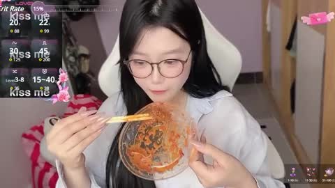 gorgeous girl33 online show from February 2025 03:52:02 AM