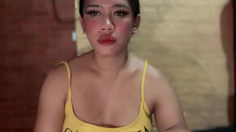 Snapshot of gorgeousbella69 chatting on April 2026 06:03:02 AM Bella online show from April 2026 06:03:02 AM