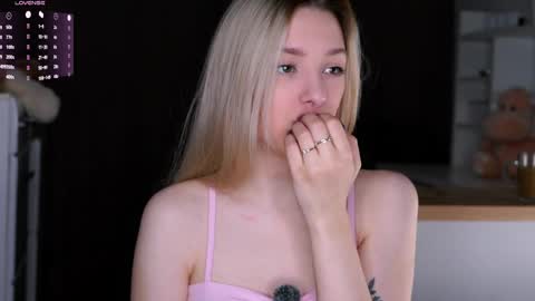 Luna online show from April 2026 01:39:01 AM