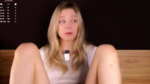 Luna online show from April 2026 01:27:02 AM