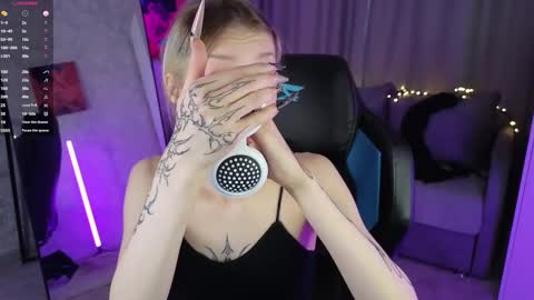 Violeta online show from October 2025 09:43:02 AM