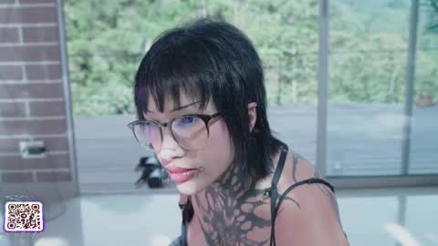 Snapshot of goth_dolll chatting on May 2026 08:49:02 PM sophie Special celebration a the beach 300k followers 3011 and 0112 online show from May 2026 08:49:02 PM